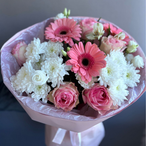Букет «Звезды в руках» от интернет-магазина «Rozman Flowers» в Нижневартовске
