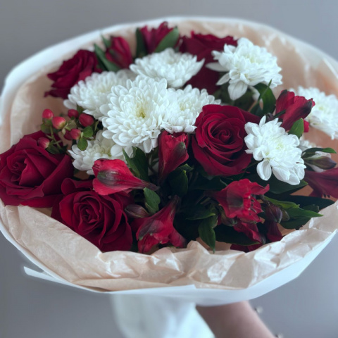 Букет «Колоритный» от интернет-магазина «Rozman Flowers» в Нижневартовске