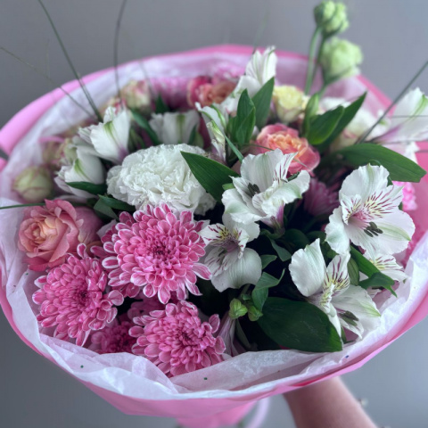 Букет «Подарок весны» от интернет-магазина «Rozman Flowers» в Нижневартовске