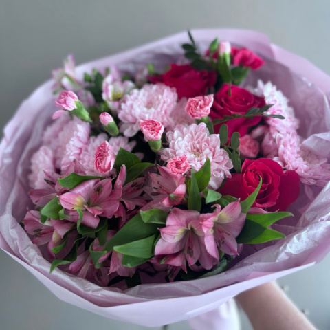 Букет «Карнавал цветов» от интернет-магазина «Rozman Flowers» в Нижневартовске