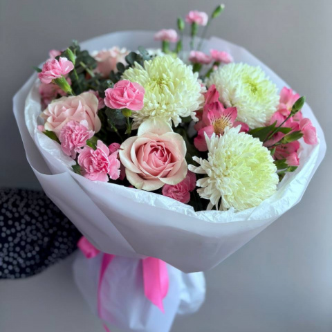 Букет «Летняя свежесть» от интернет-магазина «Rozman Flowers» в Нижневартовске