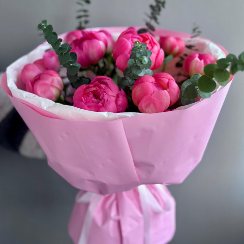 Букет «Пиономания» от интернет-магазина «Rozman Flowers» в Нижневартовске