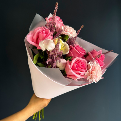Каприз от интернет-магазина «Rozman Flowers» в Нижневартовске